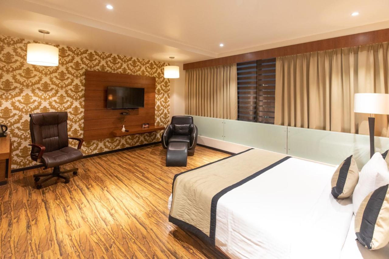 Hotel Sandy'S Tower Bhubaneswar Exterior photo