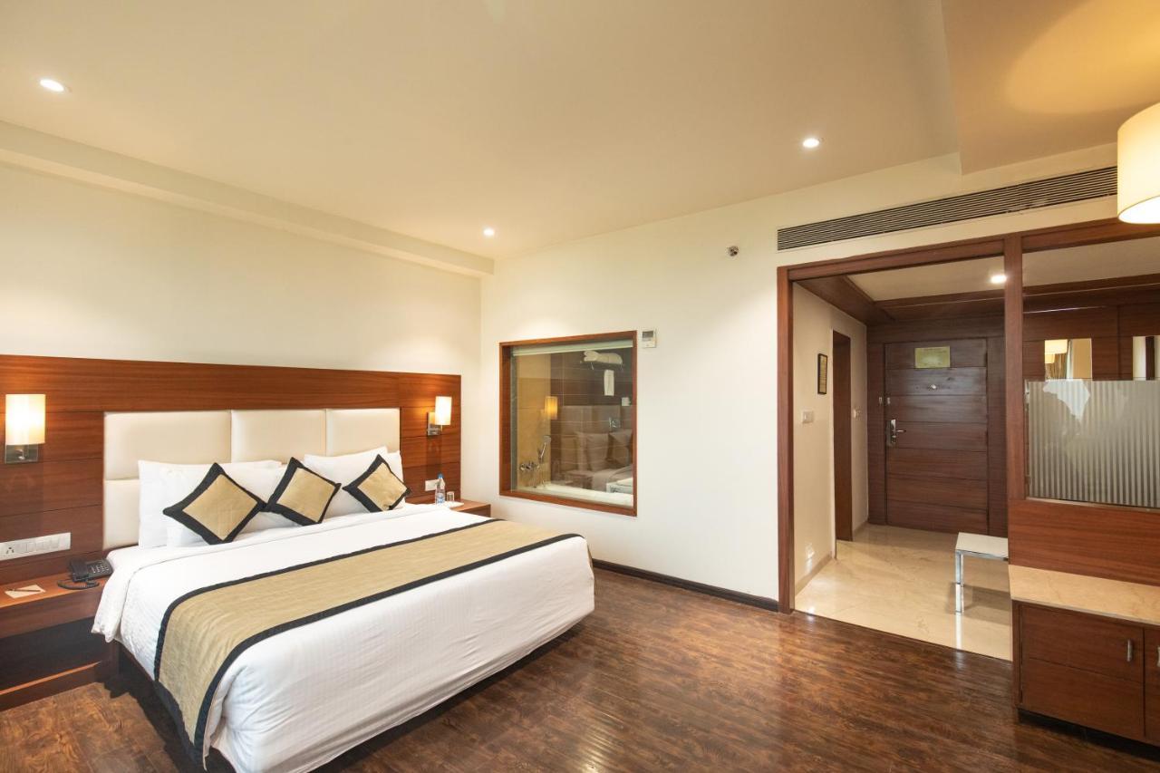Hotel Sandy'S Tower Bhubaneswar Exterior photo