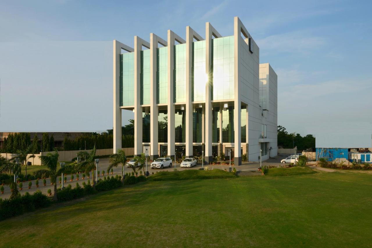 Hotel Sandy'S Tower Bhubaneswar Exterior photo